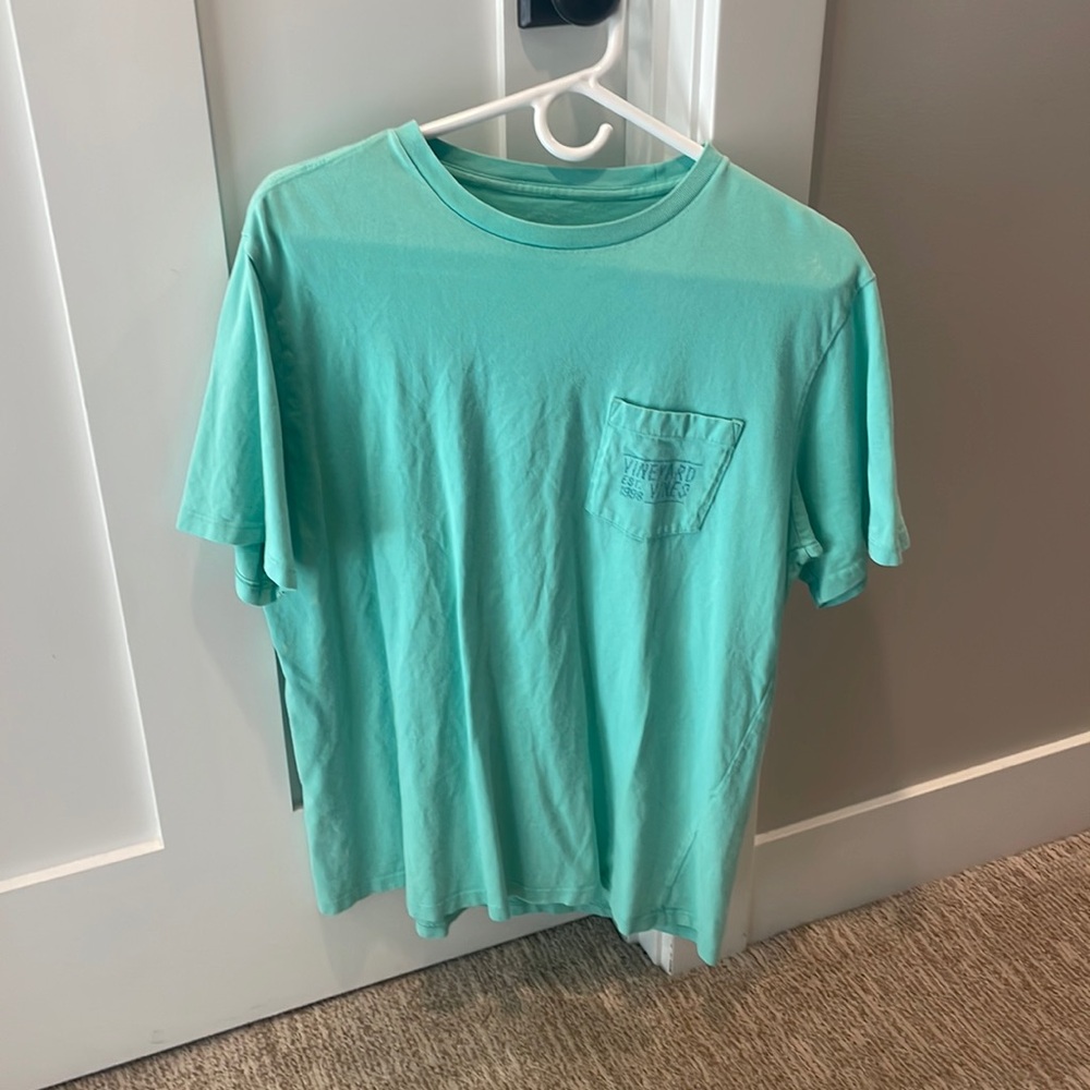 Vineyard vines green tee shirt M